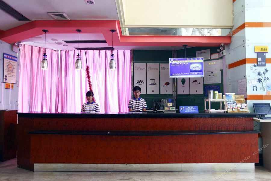 7 Days Inn Gangwan Square 다롄 시 외부 사진